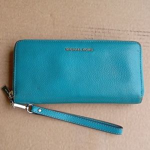 Michael kors wallet